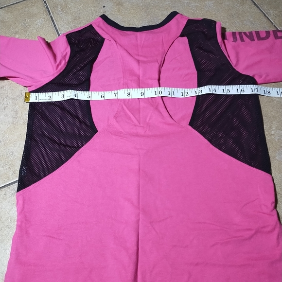 Under Armour Loose Fit Pink & Black Workout Top Size YMD - Picture 6 of 8